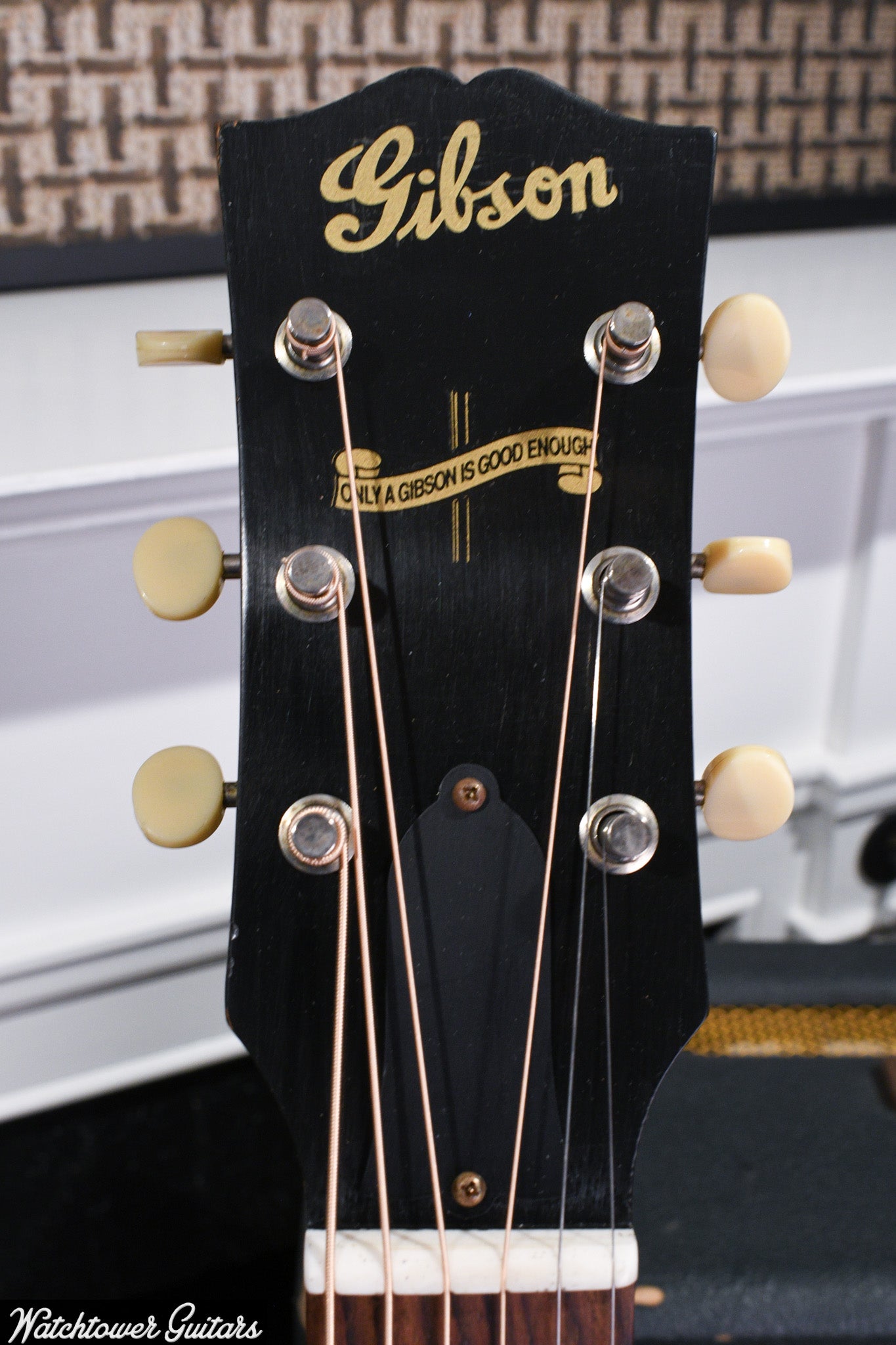 2023 Gibson Murphy Lab 1942 Banner J-45 Light Aged Vintage Sunburst