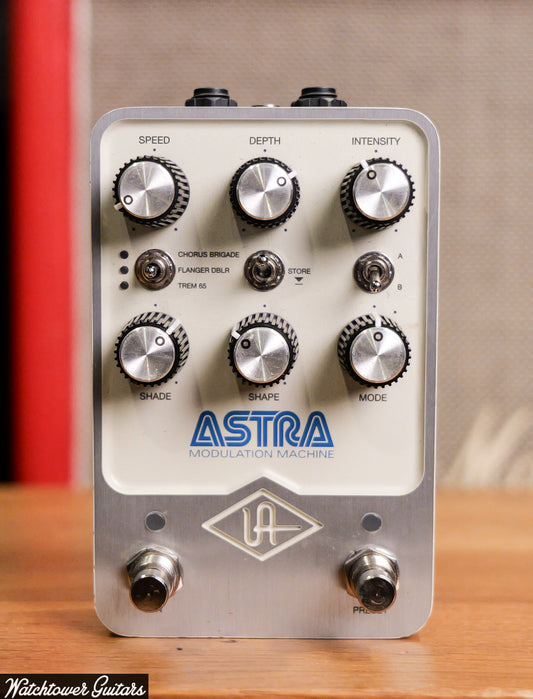 Universal Audio ASTRA Modulation Machine FX Pedal