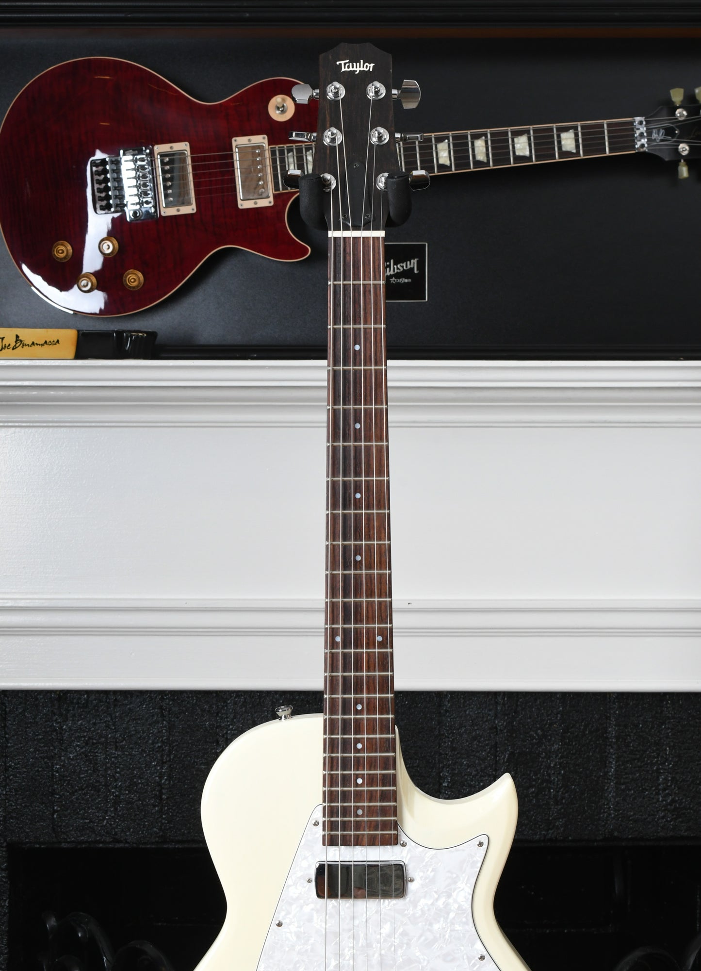 Taylor SB1-X Solidbody Classic White