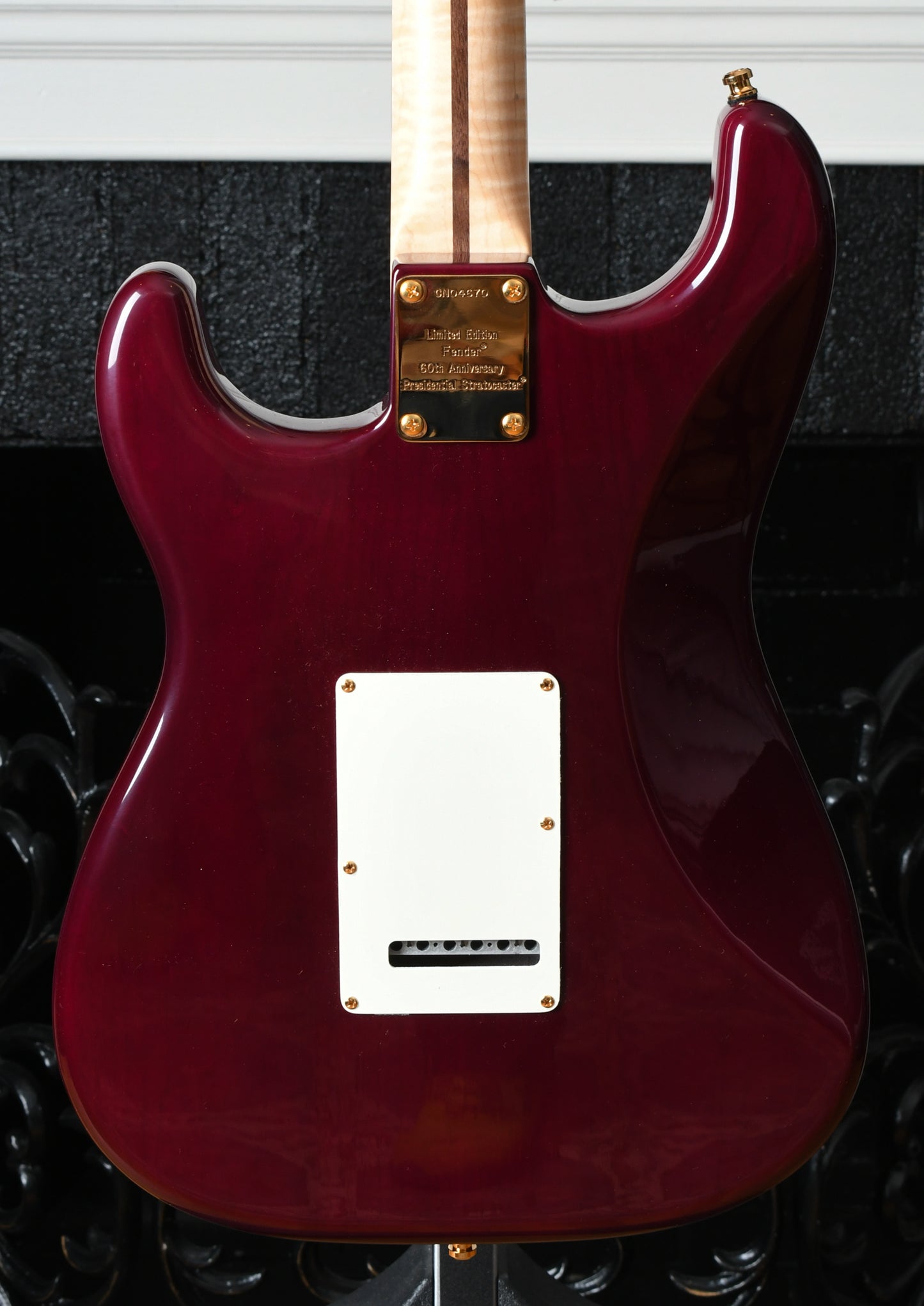 2006 Fender Custom Shop Limited Edition 60th Anniversary Presidential Select Stratocaster & Wine Set
