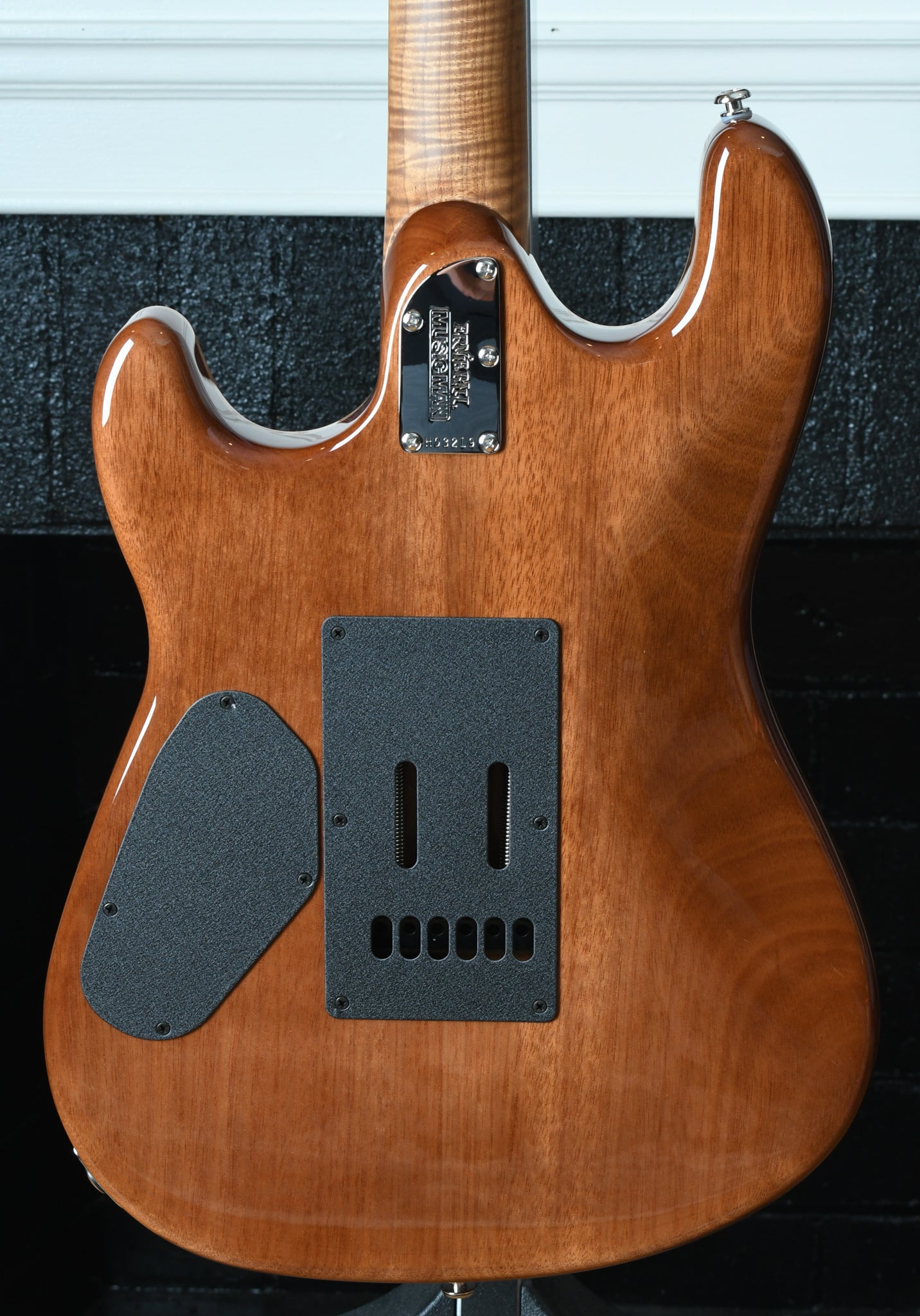 Ernie Ball Music Man Sabre HH Honey Suckle