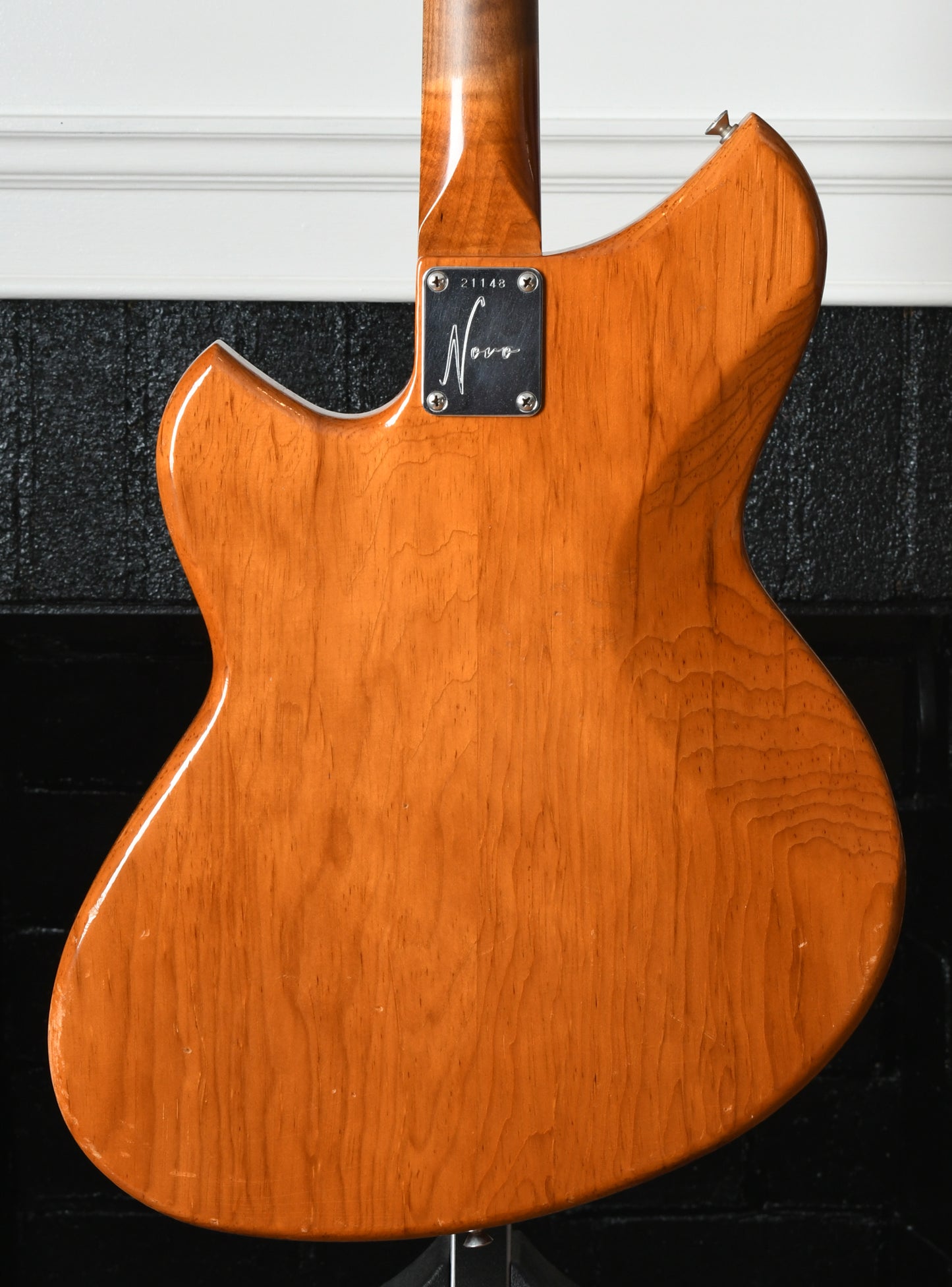2021 Novo Guitars Serus J Amber